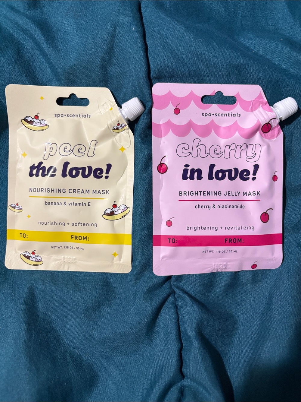 Cherry in Love! Peel the Love Brightening Jelly Mask - 1.18 Fl oz